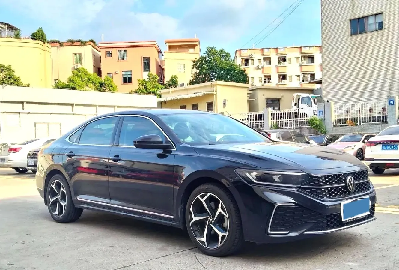 2023 Volkswagen Passat 2.0T 186HP L4 7DCT,autocango,china used car exporter,china ev exporter,chinese used car exporter,chinese used ev exporter