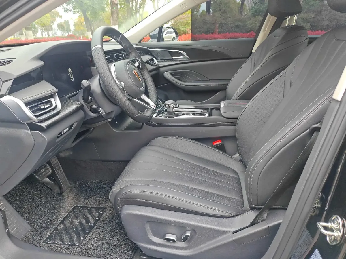 2025 HongQi H5 1.5T 169HP L4 7DCT,autocango,china used car exporter,china ev exporter,chinese used car exporter,chinese used ev exporter