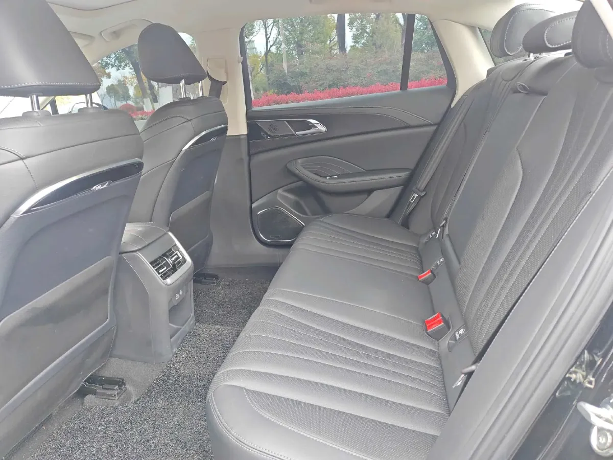 2025 HongQi H5 1.5T 169HP L4 7DCT,autocango,china used car exporter,china ev exporter,chinese used car exporter,chinese used ev exporter