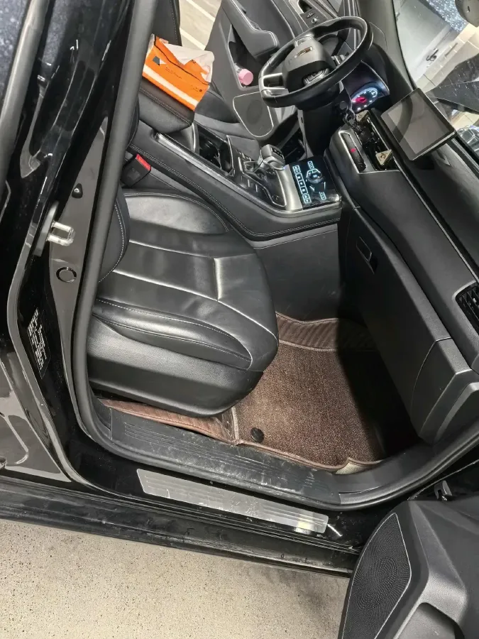 2020 HongQi H5 1.8T 197HP L4 6AT,autocango,china used car exporter,china ev exporter,chinese used car exporter,chinese used ev exporter