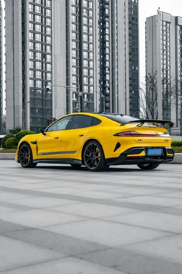 2025 MI SU7 Ultra BEV 93.7KWH,autocango,china used car exporter,china ev exporter,chinese used car exporter,chinese used ev exporter