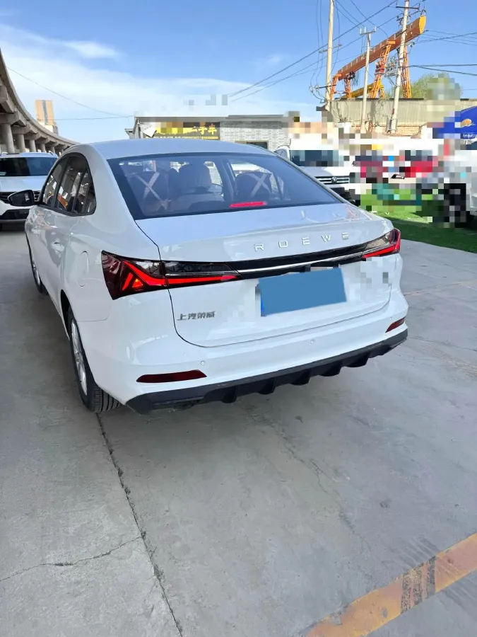 2023 Roewe i5 1.5L 129HP L4 5MT,autocango,china used car exporter,china ev exporter,chinese used car exporter,chinese used ev exporter
