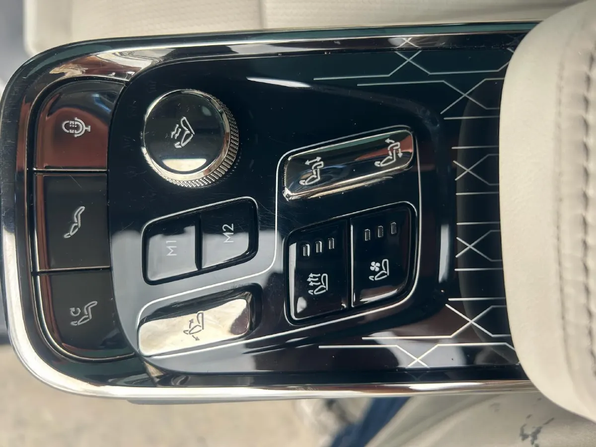 2022 Zeekr 009 BEV 140KWH,autocango,china used car exporter,china ev exporter,chinese used car exporter,chinese used ev exporter