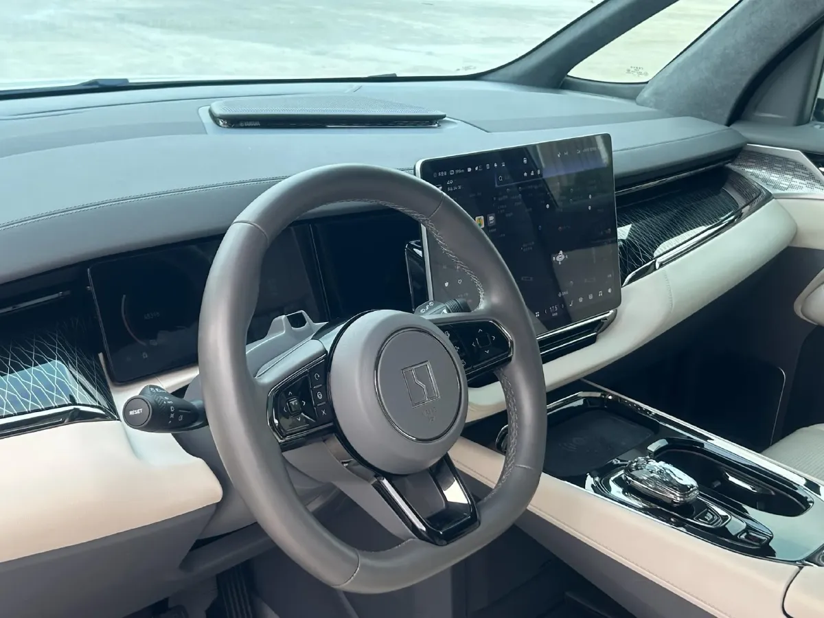 2022 Zeekr 009 BEV 140KWH,autocango,china used car exporter,china ev exporter,chinese used car exporter,chinese used ev exporter