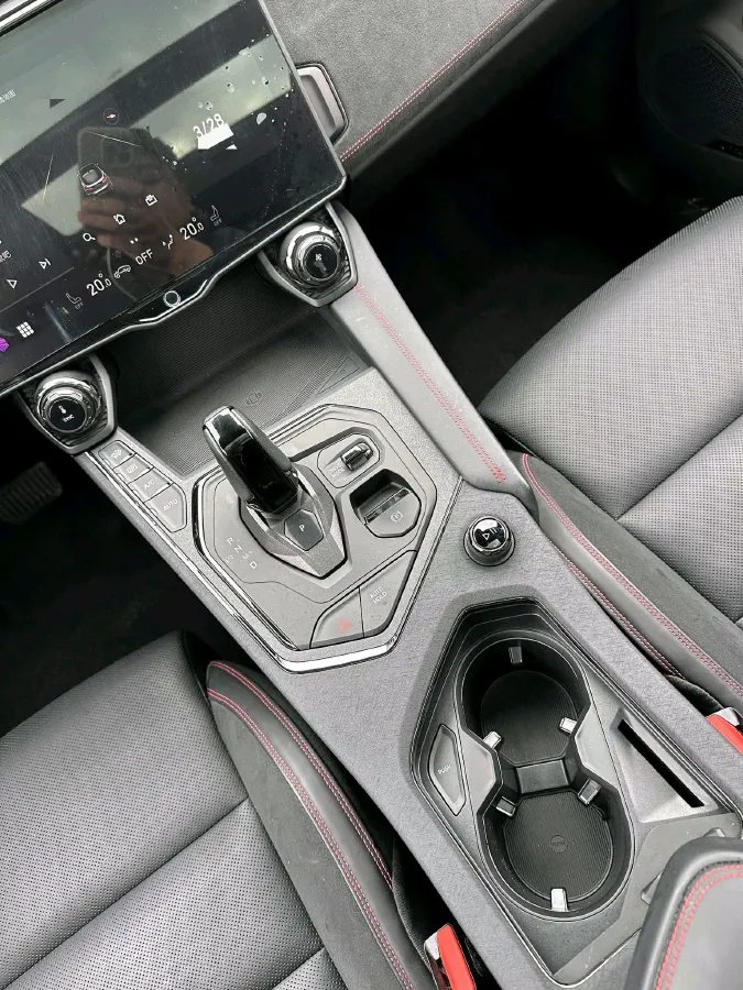 2021 LYNK&CO 01 2.0T 254HP L4 8AT,autocango,china used car exporter,china ev exporter,chinese used car exporter,chinese used ev exporter