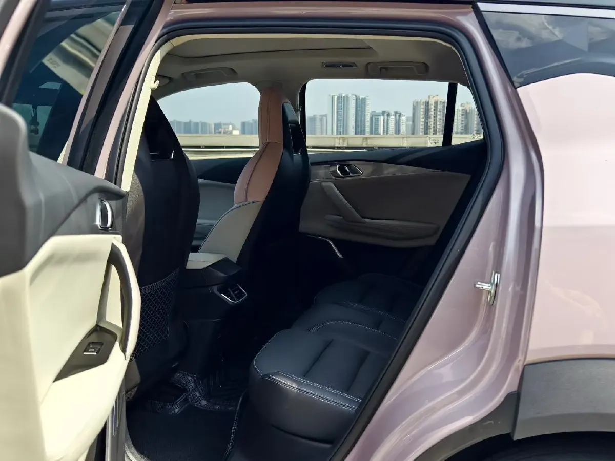 2023 LYNK&CO 03 1.5T 181HP L4 7DCT,autocango,china used car exporter,china ev exporter,chinese used car exporter,chinese used ev exporter