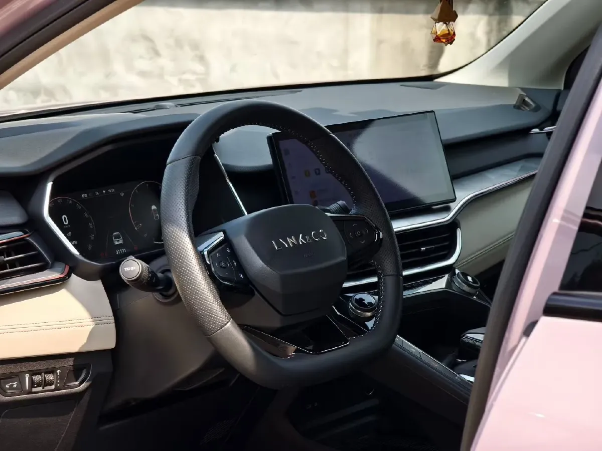 2023 LYNK&CO 03 1.5T 181HP L4 7DCT,autocango,china used car exporter,china ev exporter,chinese used car exporter,chinese used ev exporter