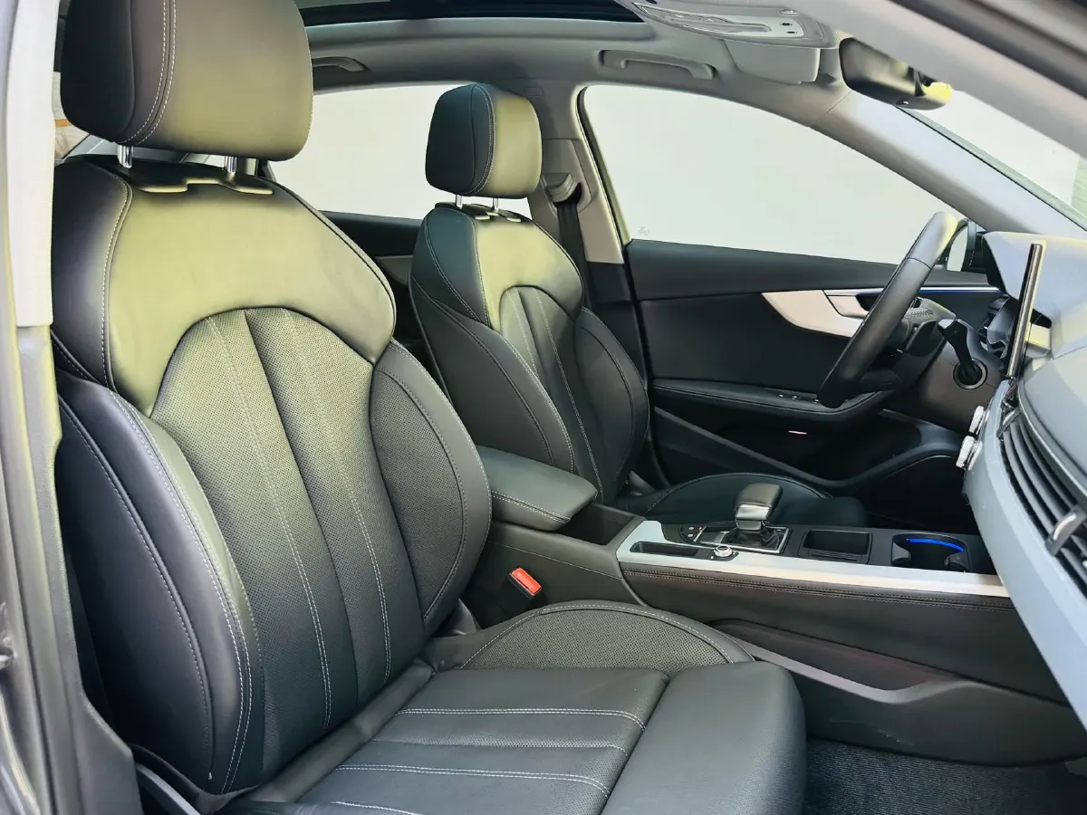 2023 Audi A4L 2.0T 190HP L4 7DCT,autocango,china used car exporter,china ev exporter,chinese used car exporter,chinese used ev exporter