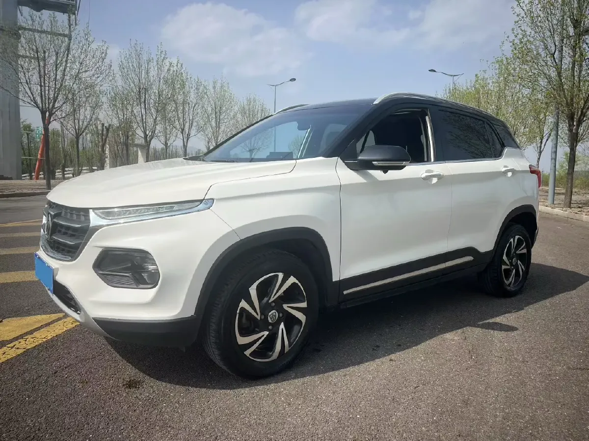 2017 HaiMa S5 Young Edition 1.6L 122HP L4 5MT,autocango,china used car exporter,china ev exporter,chinese used car exporter,chinese used ev exporter