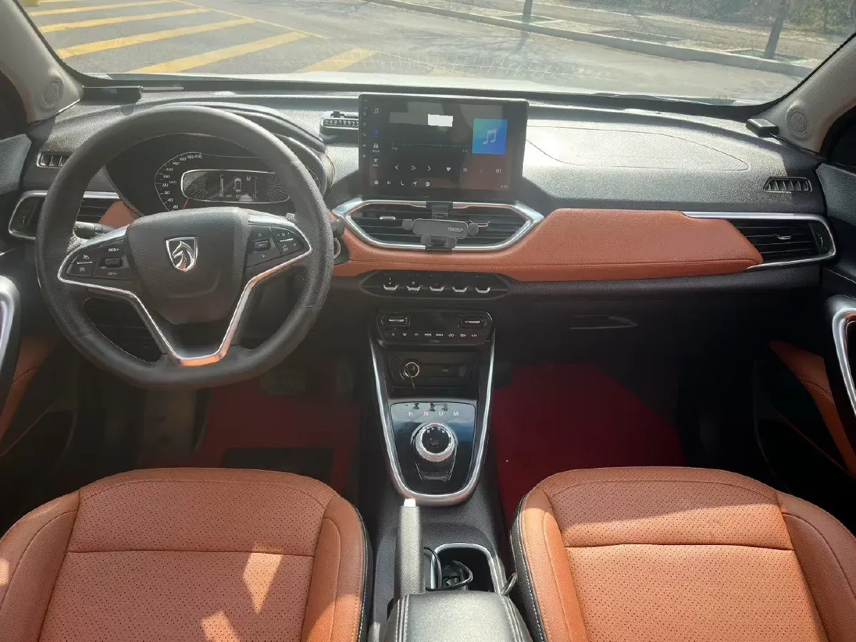 2017 HaiMa S5 Young Edition 1.6L 122HP L4 5MT,autocango,china used car exporter,china ev exporter,chinese used car exporter,chinese used ev exporter