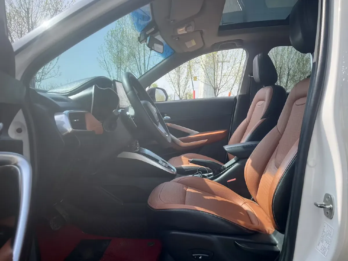 2017 HaiMa S5 Young Edition 1.6L 122HP L4 5MT,autocango,china used car exporter,china ev exporter,chinese used car exporter,chinese used ev exporter