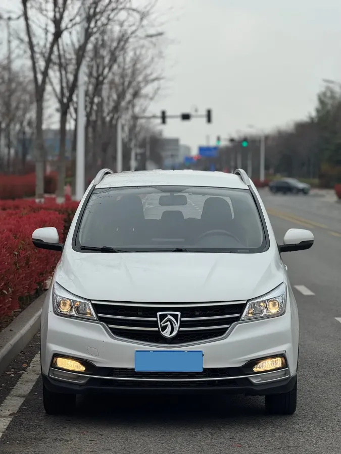 2019 BaoJun 730 1.5T 150HP L4 6MT,autocango,china used car exporter,china ev exporter,chinese used car exporter,chinese used ev exporter