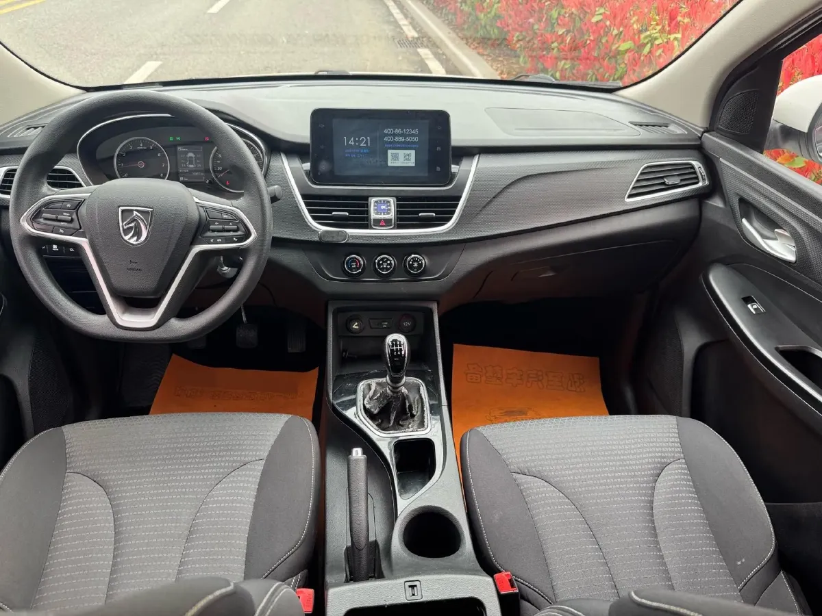 2019 BaoJun 730 1.5T 150HP L4 6MT,autocango,china used car exporter,china ev exporter,chinese used car exporter,chinese used ev exporter