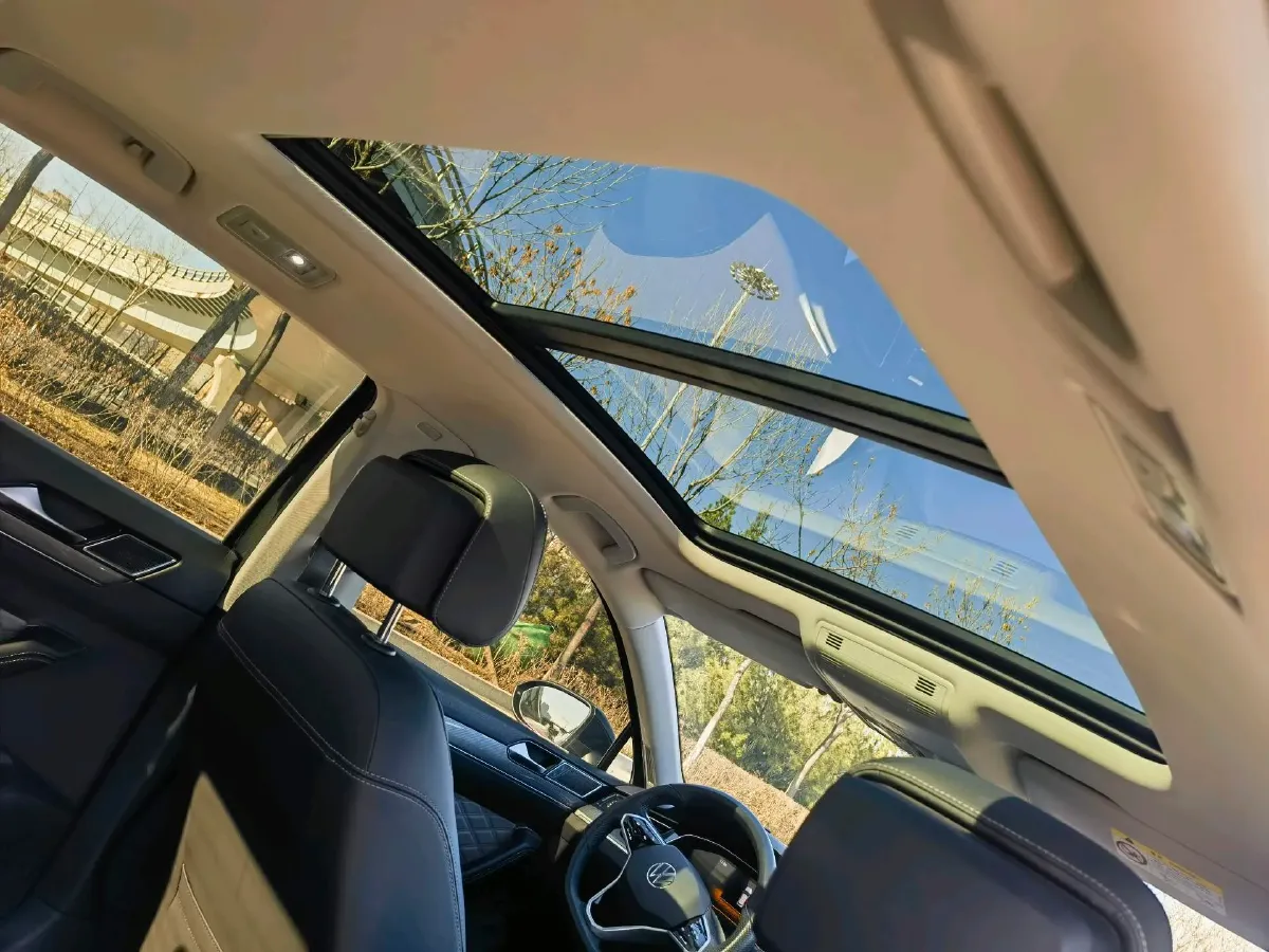 2023 Volkswagen Magotan 2.0T 186HP L4 7DCT,autocango,china used car exporter,china ev exporter,chinese used car exporter,chinese used ev exporter