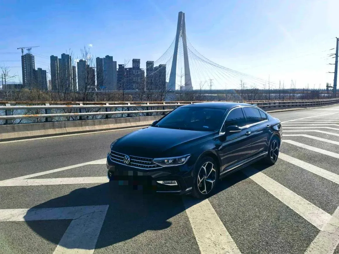 2023 Volkswagen Magotan 2.0T 186HP L4 7DCT,autocango,china used car exporter,china ev exporter,chinese used car exporter,chinese used ev exporter