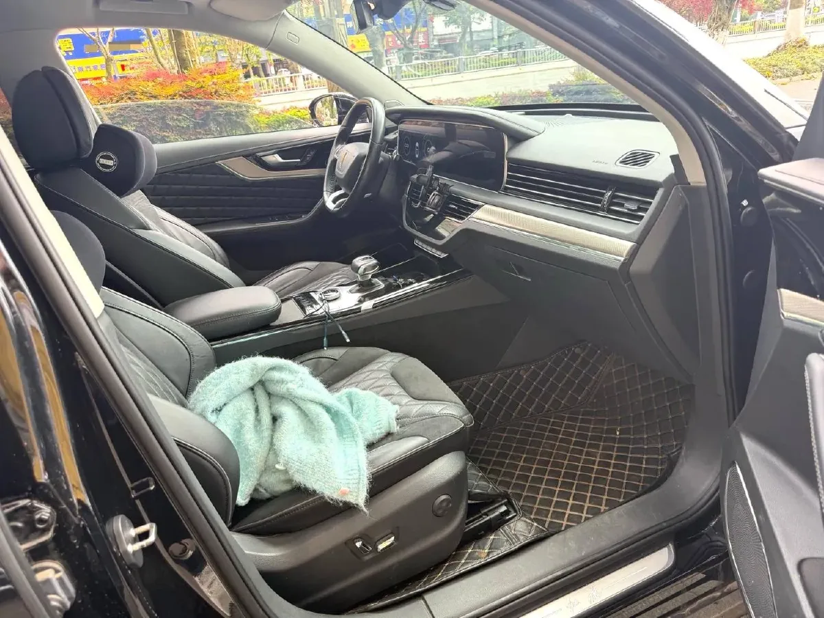 2022 HongQi HS5 2.0T 224HP L4 6AT,autocango,china used car exporter,china ev exporter,chinese used car exporter,chinese used ev exporter