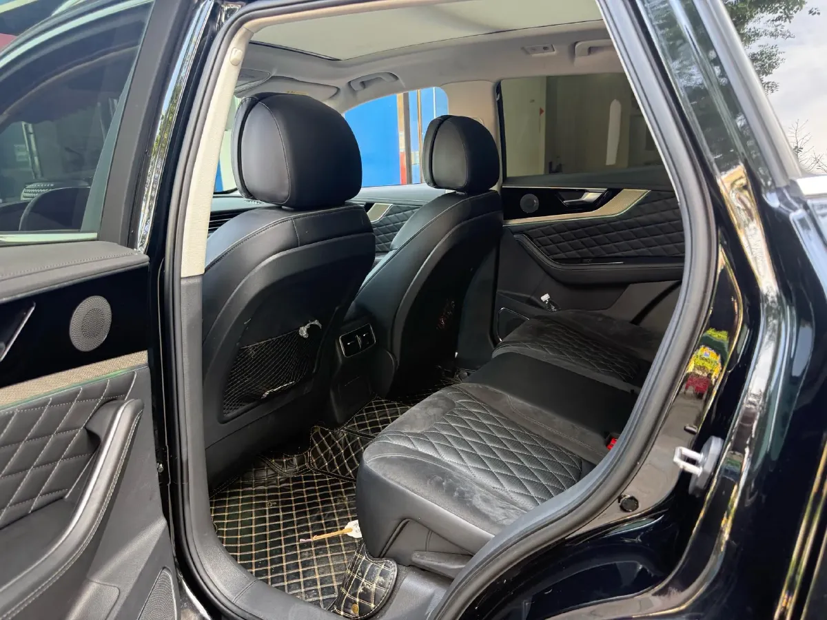 2022 HongQi HS5 2.0T 224HP L4 6AT,autocango,china used car exporter,china ev exporter,chinese used car exporter,chinese used ev exporter