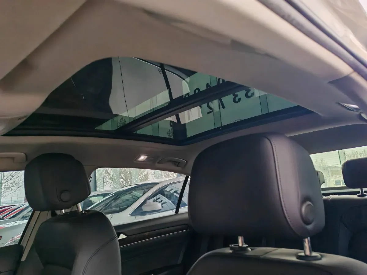 2018 Volkswagen Magotan 1.8T 180HP L4 7DCT,autocango,china used car exporter,china ev exporter,chinese used car exporter,chinese used ev exporter