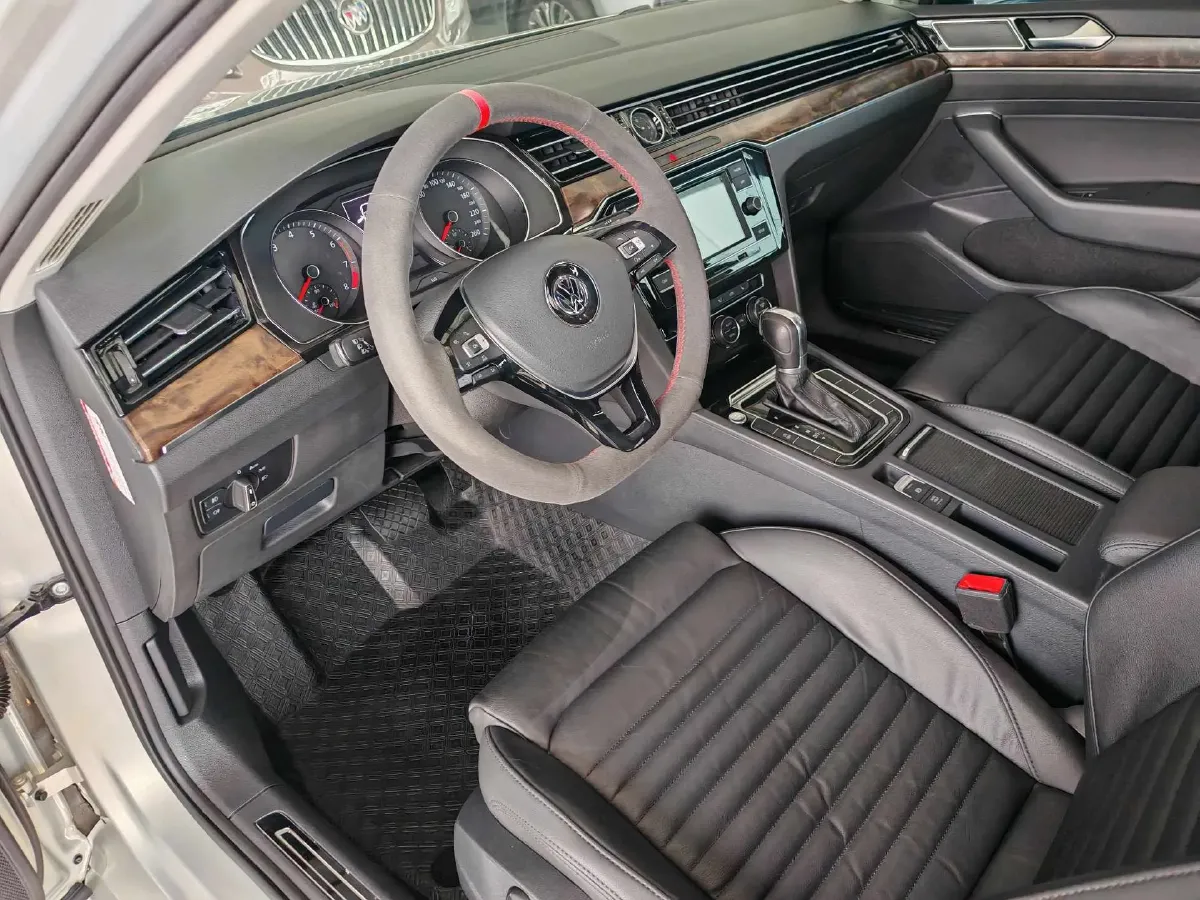 2018 Volkswagen Magotan 1.8T 180HP L4 7DCT,autocango,china used car exporter,china ev exporter,chinese used car exporter,chinese used ev exporter