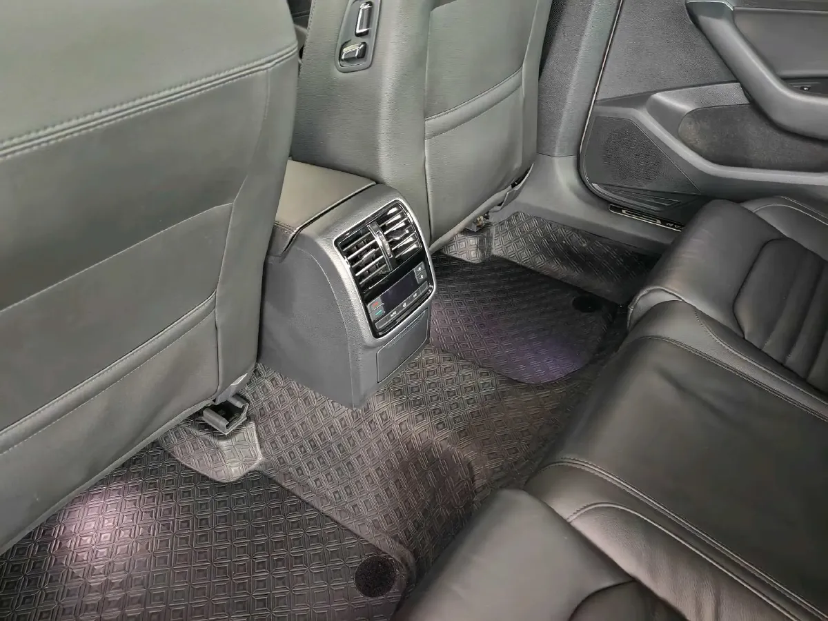 2018 Volkswagen Magotan 1.8T 180HP L4 7DCT,autocango,china used car exporter,china ev exporter,chinese used car exporter,chinese used ev exporter