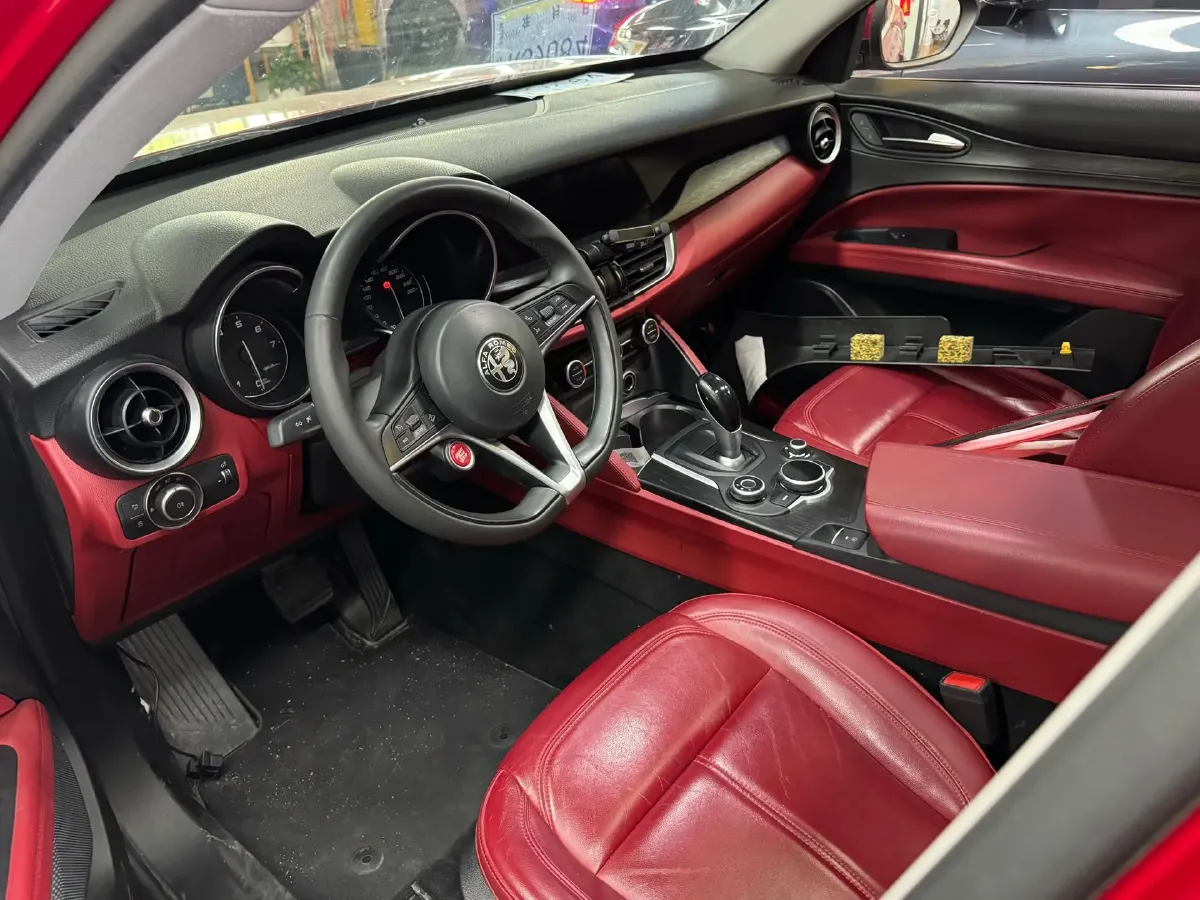 2017 Jaguar XE 2.0T 240HP L4 8AT,autocango,china used car exporter,china ev exporter,chinese used car exporter,chinese used ev exporter