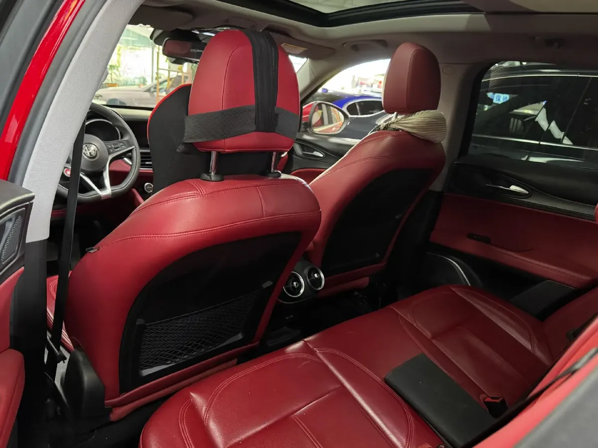 2017 Jaguar XE 2.0T 240HP L4 8AT,autocango,china used car exporter,china ev exporter,chinese used car exporter,chinese used ev exporter