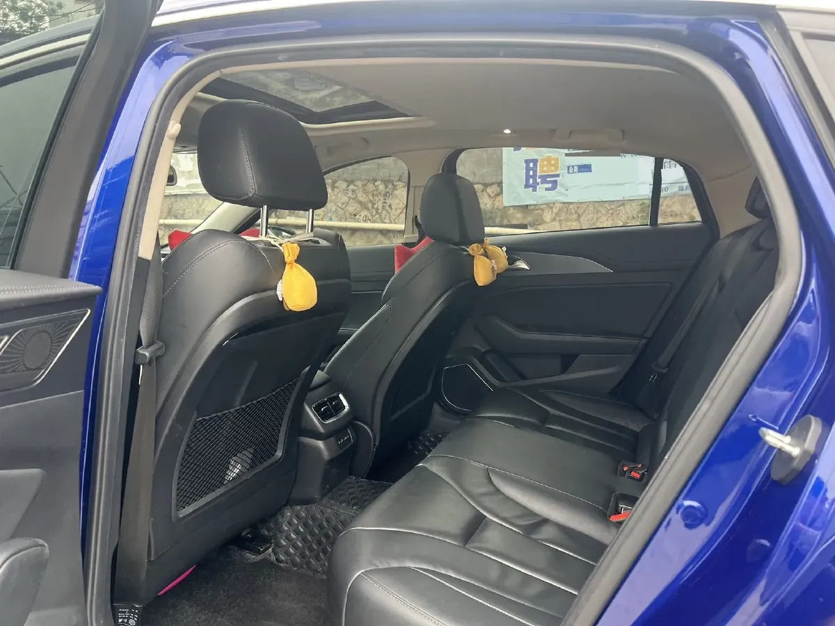 2020 HongQi H5 1.8T 197HP L4 6AT,autocango,china used car exporter,china ev exporter,chinese used car exporter,chinese used ev exporter