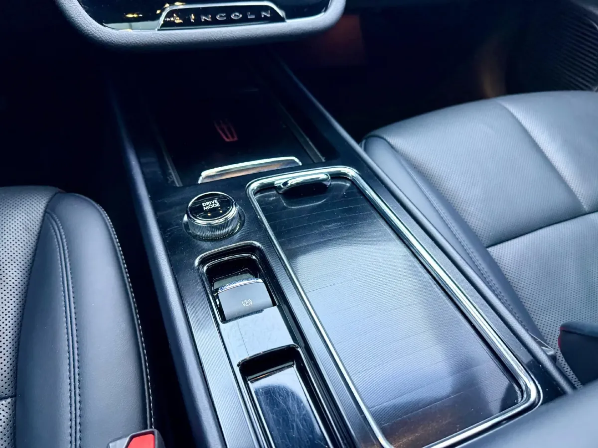 2021 Lincoln Corsair 2.0T 245HP L4 8AT,autocango,china used car exporter,china ev exporter,chinese used car exporter,chinese used ev exporter