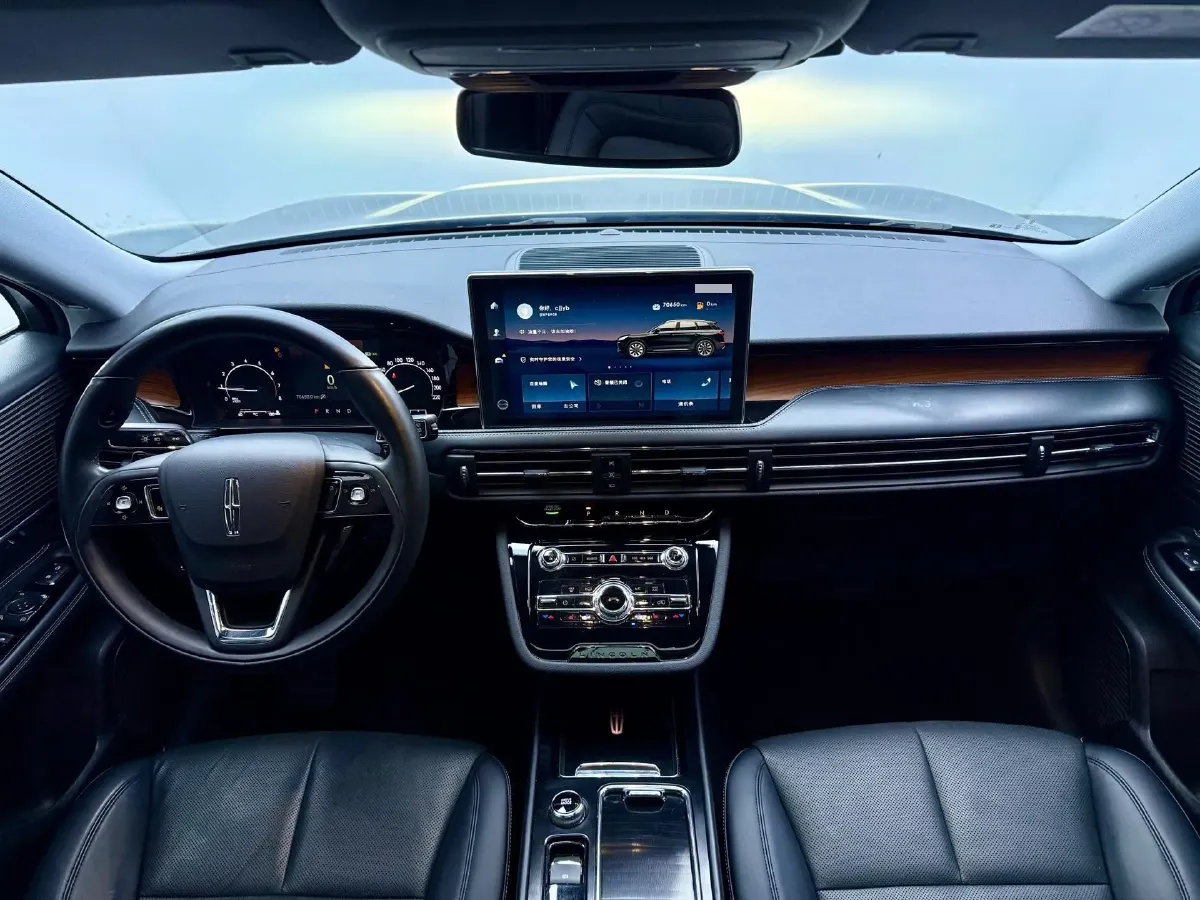 2021 Lincoln Corsair 2.0T 245HP L4 8AT,autocango,china used car exporter,china ev exporter,chinese used car exporter,chinese used ev exporter