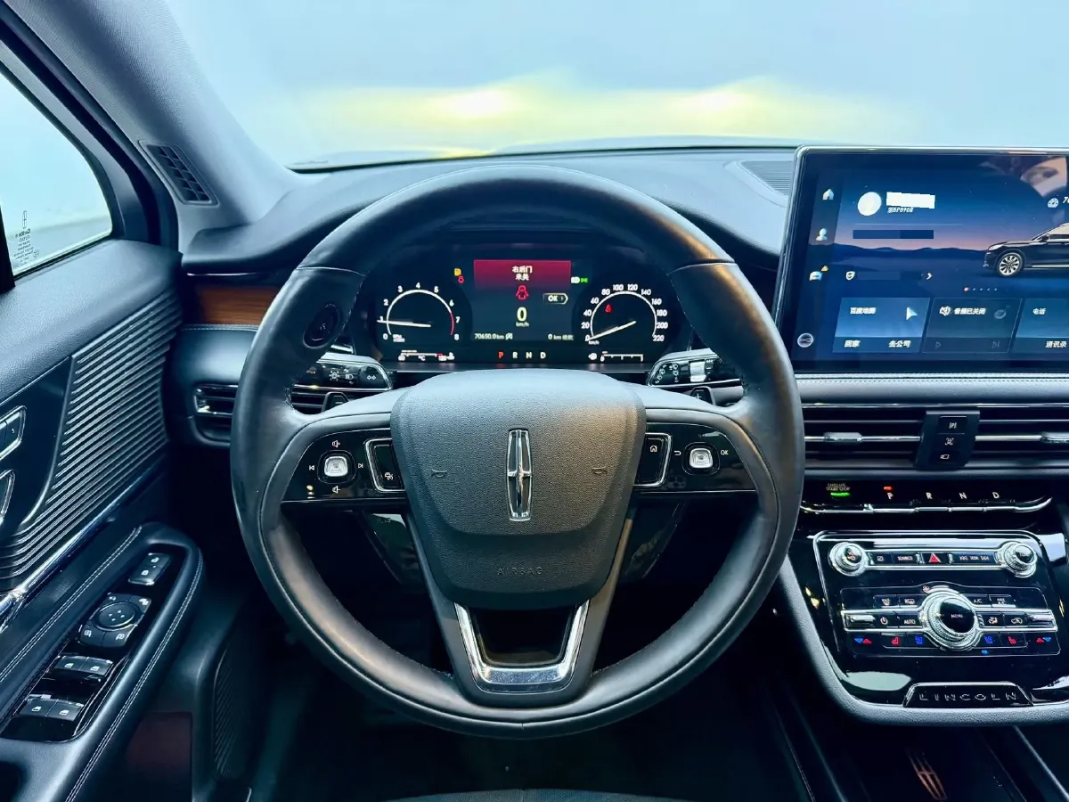 2021 Lincoln Corsair 2.0T 245HP L4 8AT,autocango,china used car exporter,china ev exporter,chinese used car exporter,chinese used ev exporter