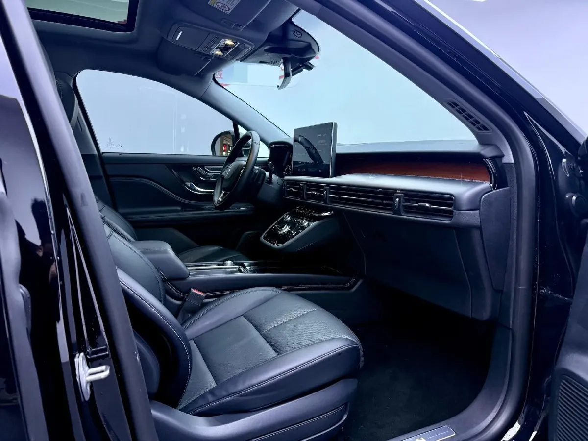 2021 Lincoln Corsair 2.0T 245HP L4 8AT,autocango,china used car exporter,china ev exporter,chinese used car exporter,chinese used ev exporter