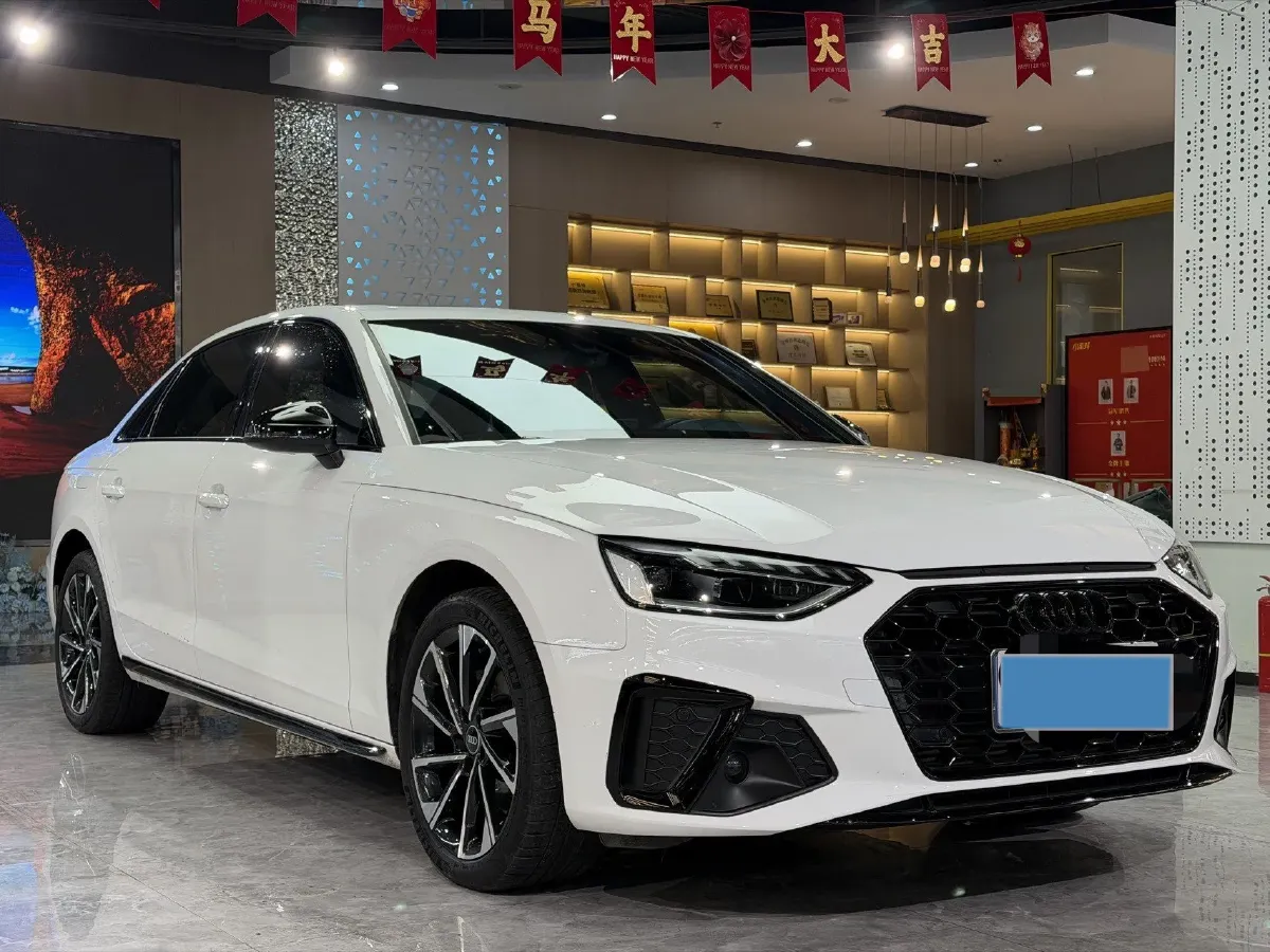 2023 Audi A4L 2.0T 190HP L4 7DCT,autocango,china used car exporter,china ev exporter,chinese used car exporter,chinese used ev exporter