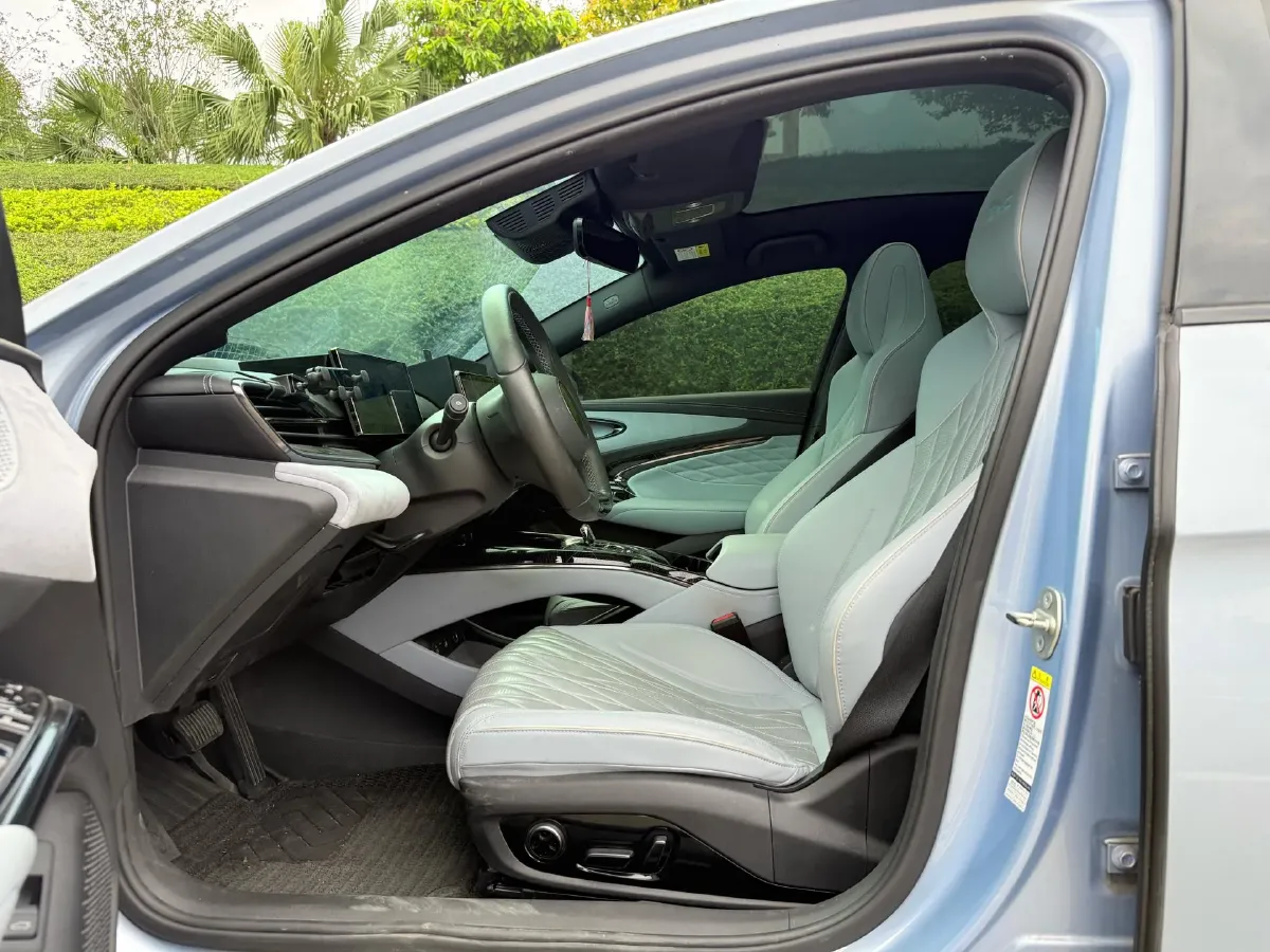 2022 AITO AITO M5 Range Extended 125HP REEV 40KWH,autocango,china used car exporter,china ev exporter,chinese used car exporter,chinese used ev exporter