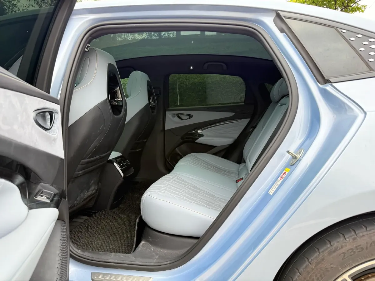 2022 AITO AITO M5 Range Extended 125HP REEV 40KWH,autocango,china used car exporter,china ev exporter,chinese used car exporter,chinese used ev exporter