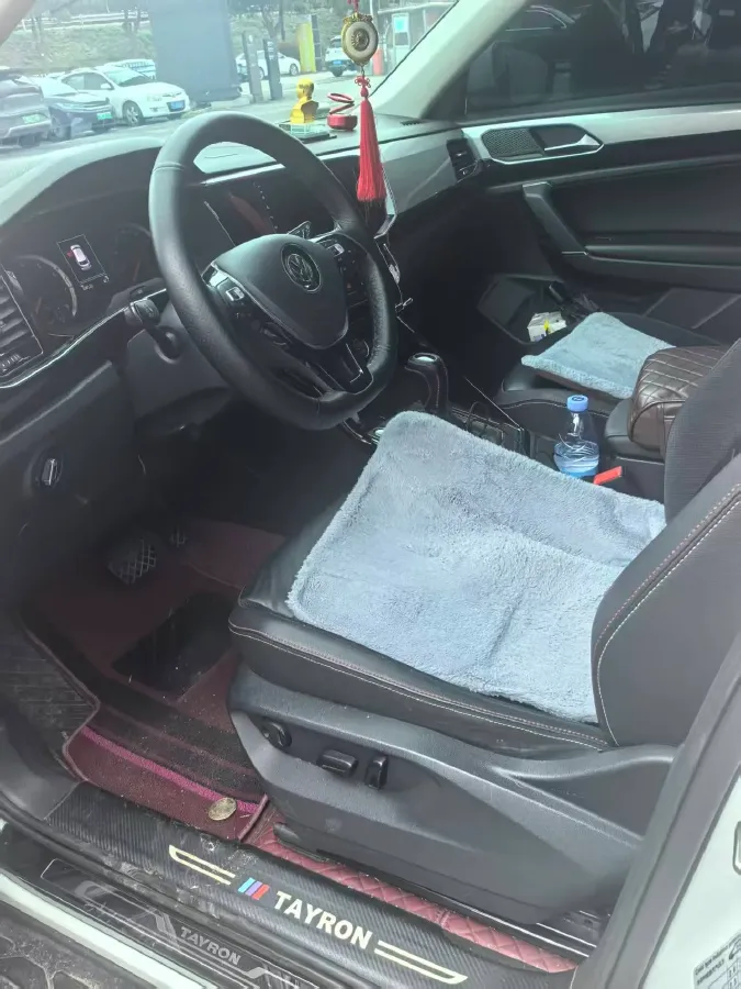 2019 Jeep Cherokee 2.0T 234HP L4 9AT,autocango,china used car exporter,china ev exporter,chinese used car exporter,chinese used ev exporter