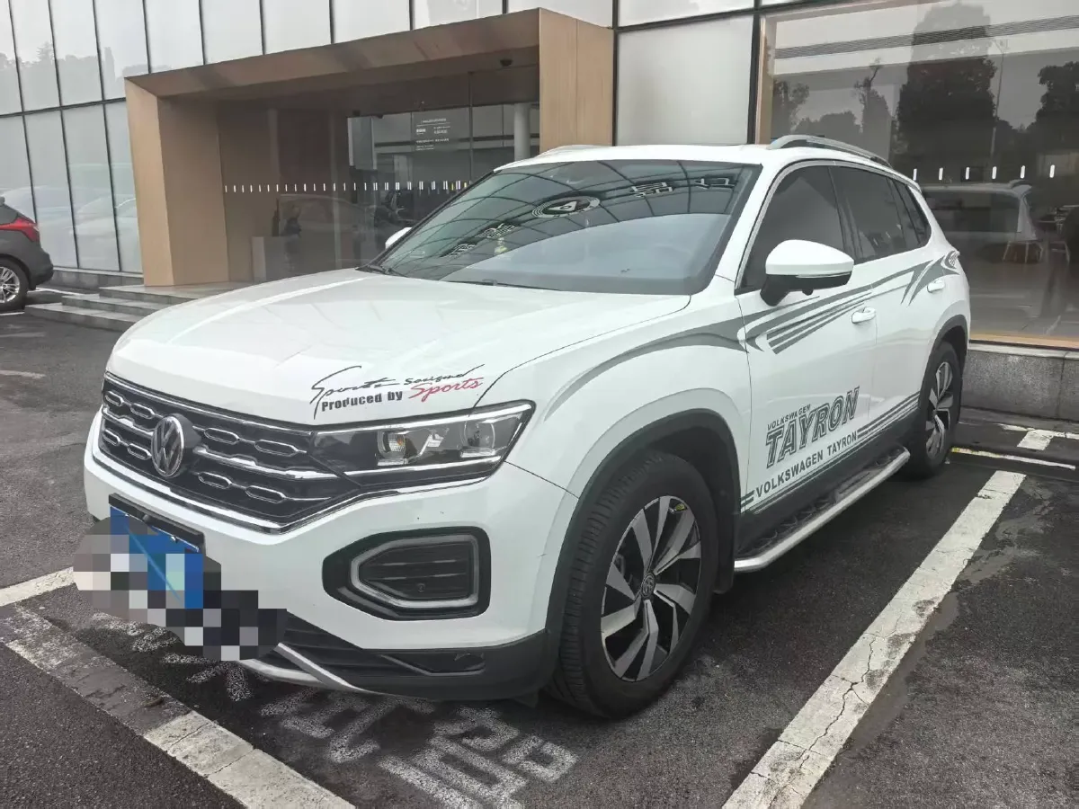 2019 Jeep Cherokee 2.0T 234HP L4 9AT,autocango,china used car exporter,china ev exporter,chinese used car exporter,chinese used ev exporter