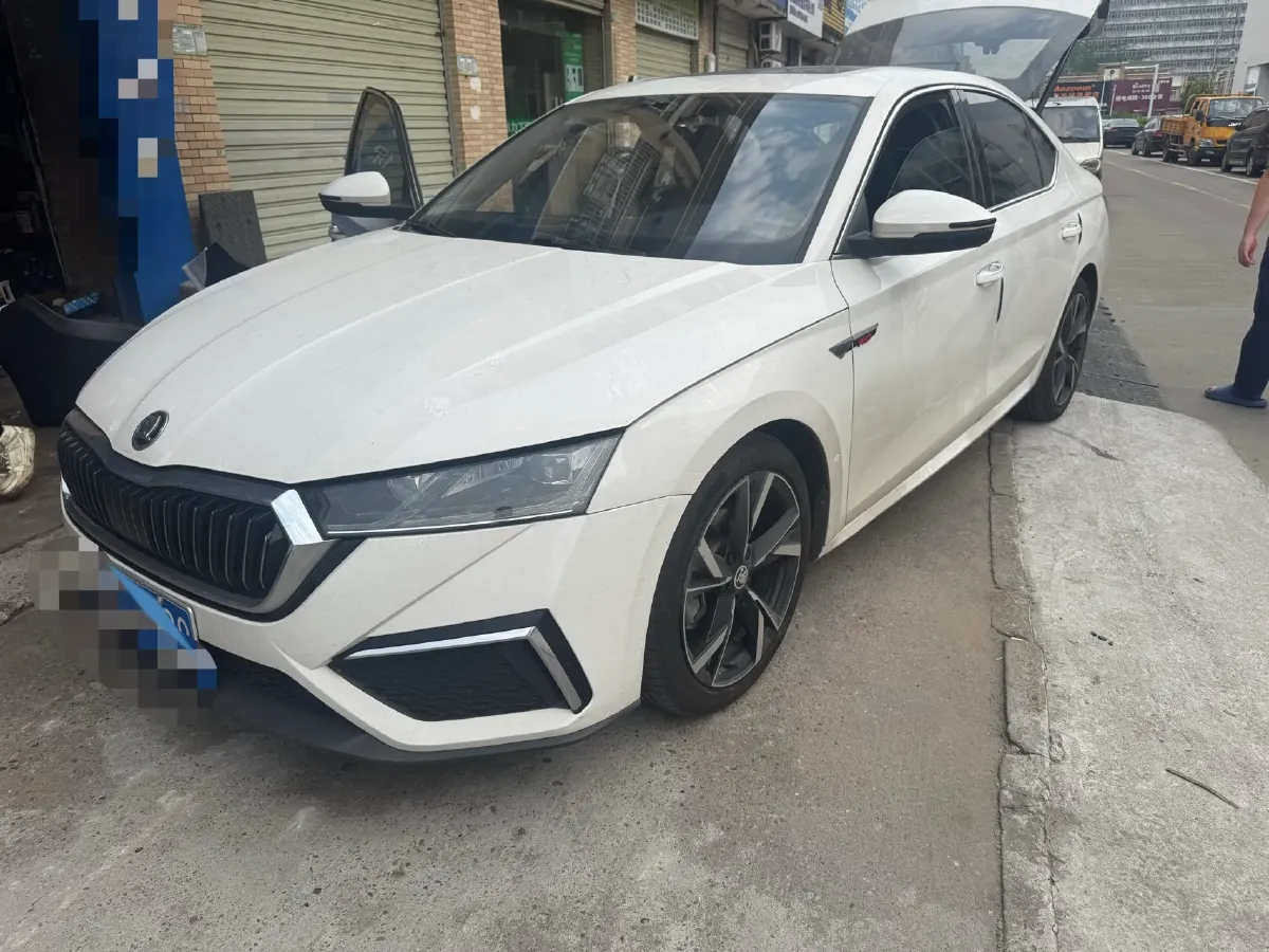 2021 Skoda Octavia 1.4T 150HP L4 7DCT,autocango,china used car exporter,china ev exporter,chinese used car exporter,chinese used ev exporter