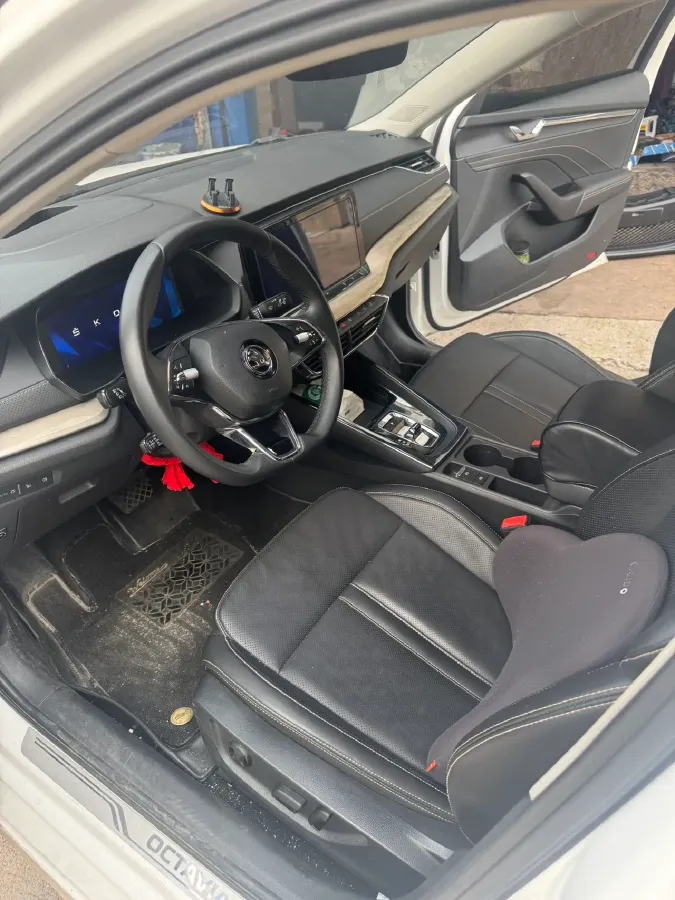 2021 Skoda Octavia 1.4T 150HP L4 7DCT,autocango,china used car exporter,china ev exporter,chinese used car exporter,chinese used ev exporter