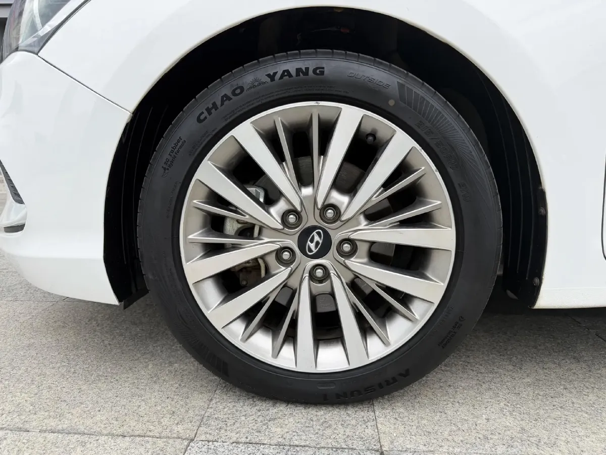 2017 Hyundai Mistra 1.6T 175HP L4 7DCT,autocango,china used car exporter,china ev exporter,chinese used car exporter,chinese used ev exporter