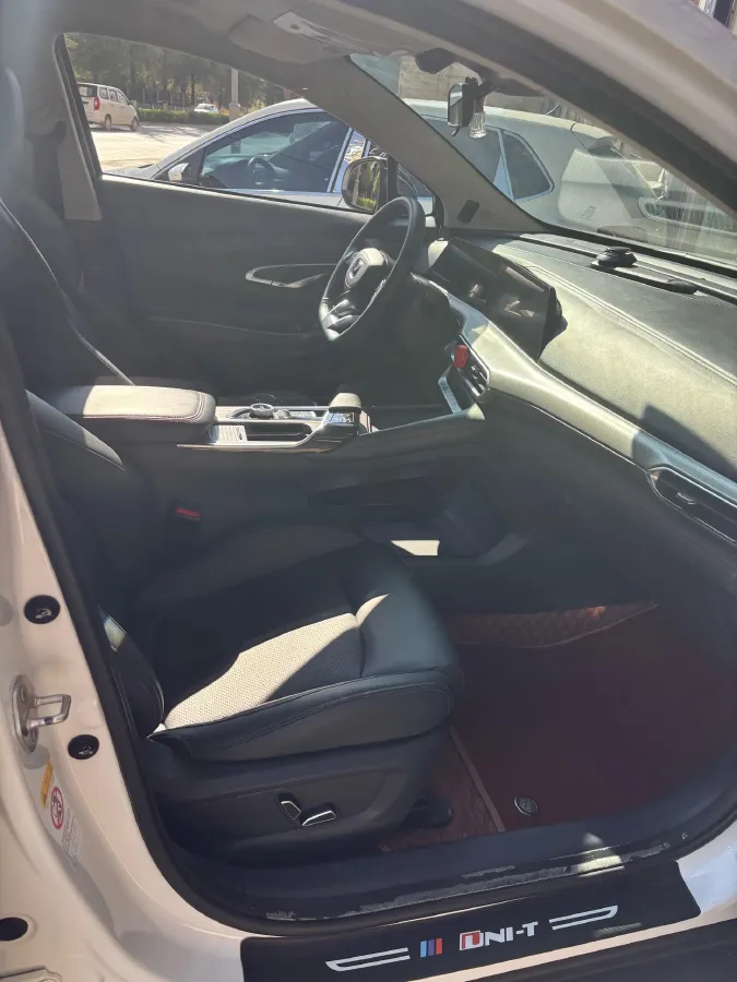 2020 ChangAn UNI-T 1.5T 180HP L4 7DCT,autocango,china used car exporter,china ev exporter,chinese used car exporter,chinese used ev exporter