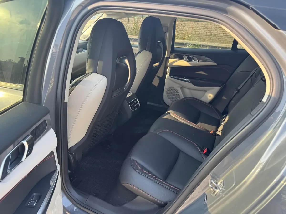 2018 Toyota C-HR 2.0L 171HP L4 CVT,autocango,china used car exporter,china ev exporter,chinese used car exporter,chinese used ev exporter