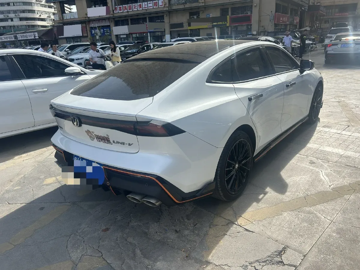 2023 ChangAn UNI-V 1.5T 188HP L4 7DCT,autocango,china used car exporter,china ev exporter,chinese used car exporter,chinese used ev exporter