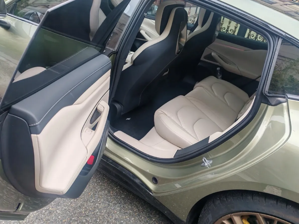 2024 MI SU7 BEV 101KWH,autocango,china used car exporter,china ev exporter,chinese used car exporter,chinese used ev exporter