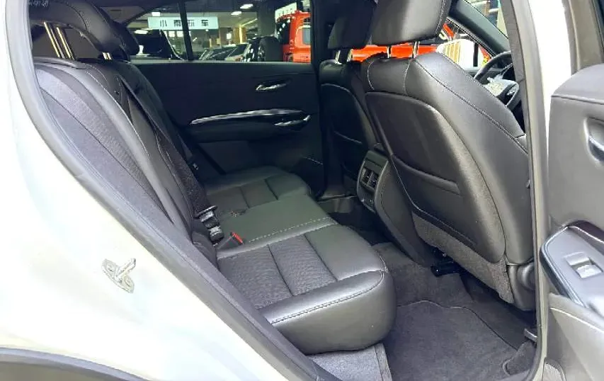 2022 Cadillac XT4 2.0T 237HP L4 9AT,autocango,china used car exporter,china ev exporter,chinese used car exporter,chinese used ev exporter