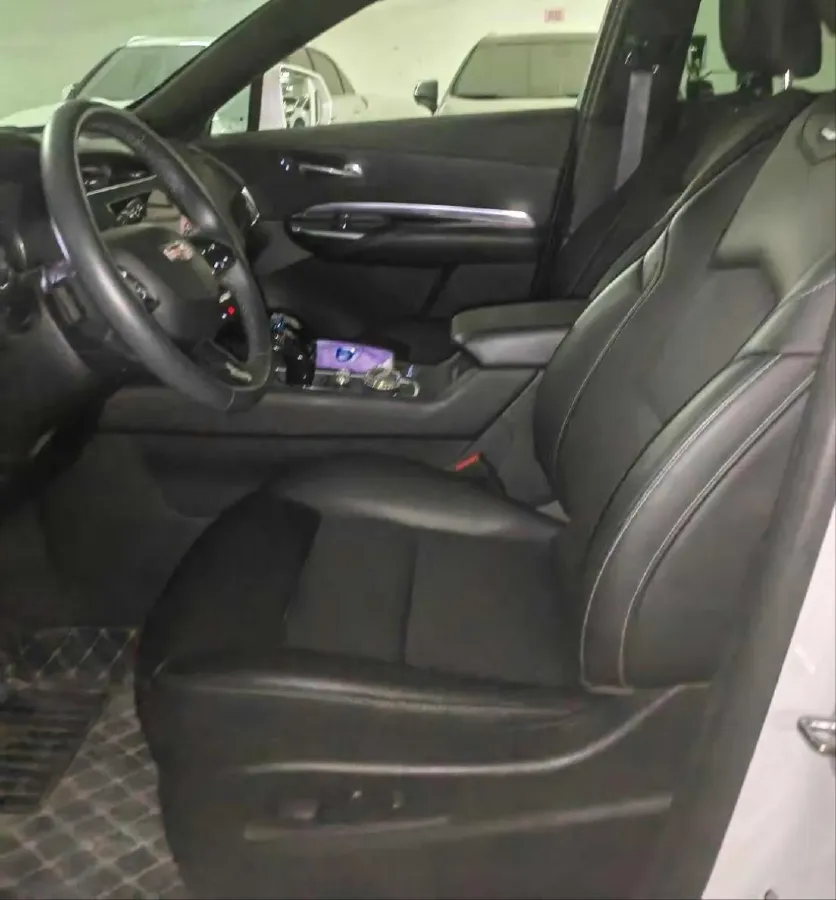 2022 Cadillac XT4 2.0T 237HP L4 9AT,autocango,china used car exporter,china ev exporter,chinese used car exporter,chinese used ev exporter