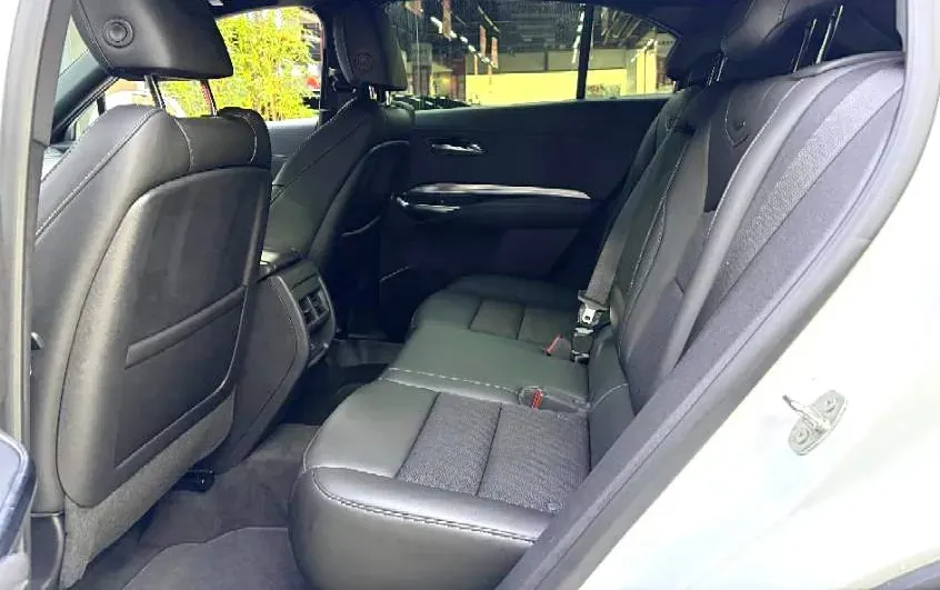 2022 Cadillac XT4 2.0T 237HP L4 9AT,autocango,china used car exporter,china ev exporter,chinese used car exporter,chinese used ev exporter