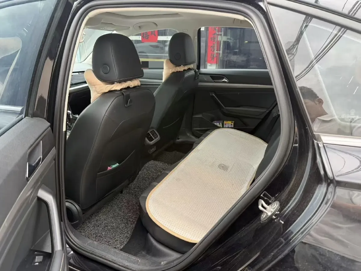 2022 Volkswagen T-Roc 1.4T 150HP L4 7DCT,autocango,china used car exporter,china ev exporter,chinese used car exporter,chinese used ev exporter