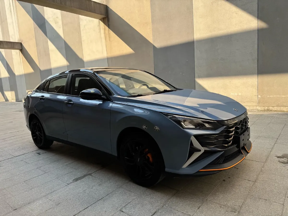 2023 DongFeng Aeolus YiXuan 1.5T 197HP L4 6DCT,autocango,china used car exporter,china ev exporter,chinese used car exporter,chinese used ev exporter
