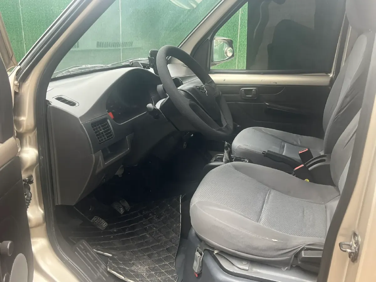 2020 WuLing RongGuang 1.5L 99HP L4 5MT,autocango,china used car exporter,china ev exporter,chinese used car exporter,chinese used ev exporter