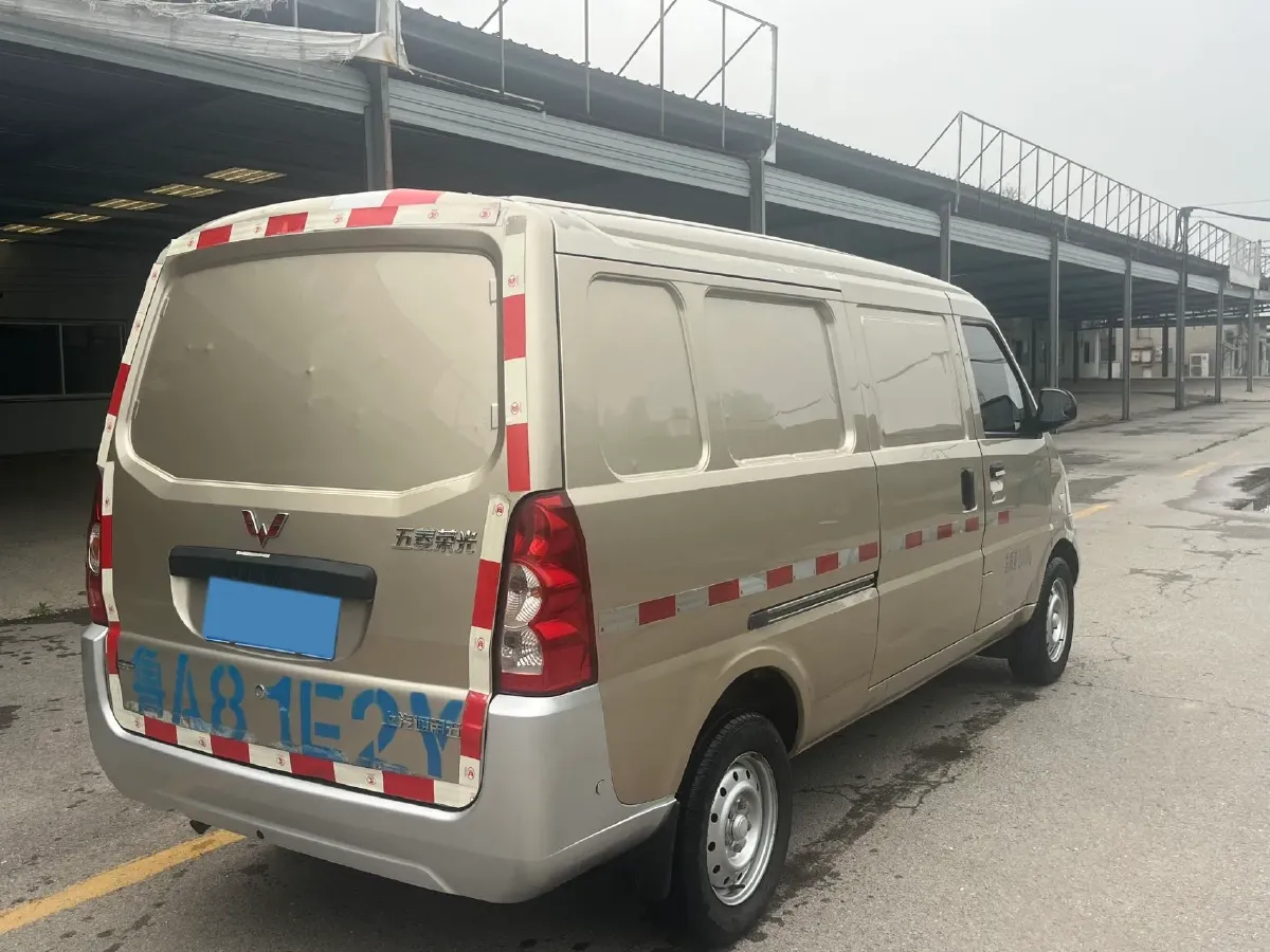 2020 WuLing RongGuang 1.5L 99HP L4 5MT,autocango,china used car exporter,china ev exporter,chinese used car exporter,chinese used ev exporter